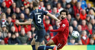 محمد صلاح يهدد مرمى مانشستر سيتى مبكرا بتسديدة بجوار القائم.. فيديو