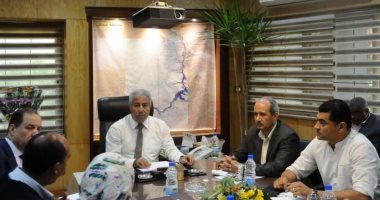 محافظ أسوان: خطة مشتركة بين المحافظة وشركة النظافة الجديدة للقضاء على النباشين 