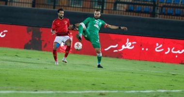 فيديو.. الاتحاد السكندري يوسع الفارق أمام الأهلى بالهدف الثالث من ركلة جزاء