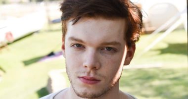 كاميرون موناجان ينسحب من مسلسل Shameless