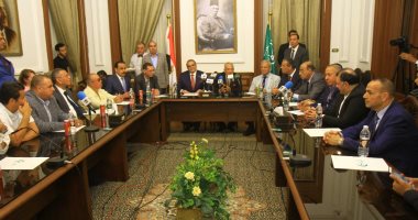 أبو شقة: مبادرة الوفد مع الناس بداية تفاعل الحزب مع المواطنين