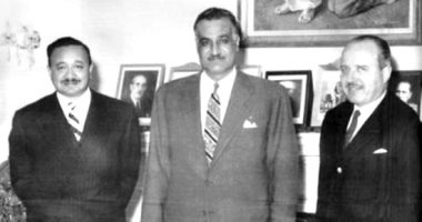 سعيد الشحات يكتب: ذات يوم9 أكتوبر 1958 عبدالناصر يقنع ثروت عكاشة بمنصب وزير الثقافة قائلا:  «بناء آلاف المصانع أمر يهون إلى جانب الإسهام فى بناء الإنسان»