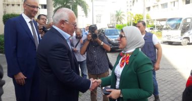 صور.. وصول وزيرة الصحة بورسعيد لتفقد مبادرة الرئيس لمسح فيروس "سى"