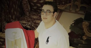 صورة بألف معنى.. الإرهابى هشام عشماوى تحت أقدام البطل محمود الكومى