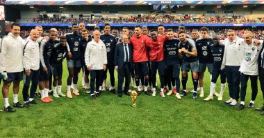 صور.. منتخب فرنسا يحتفل بلقب كأس العالم مع الجماهير فى جانجون