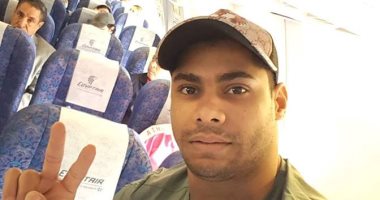 بطل الأثقال محمد إيهاب ينشر صورة خلال التوجه إلى معسكر أذربيجان