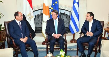 قمة ثلاثية بين مصر وقبرص واليونان.. جزيرة كريت تستضيف السيسي لتعزيز ملفات التعاون.. أمن البحر المتوسط فى المقدمة.. ملف الطاقة والاكتشافات البترولية على طاولة المباحثات.. وأنقرة تراقب فى قلق