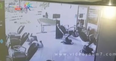 فيديو.. لص يستولى على خزينة أموال محل حلاقة بالمعادى ويتوفى أمام المحل