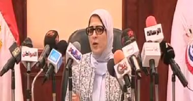 الصحة تنفى إجبار المواطنين على التبرع بالدم مقابل الكشف بمبادرة فيروس سى
