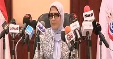 وزيرة الصحة: زودنا مناطق المشروعات القومية بفرق طبية لإجراء الكشف على العمال