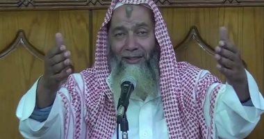 فيديو.. داعية سلفى يفتى بتحريم ذهاب المرأة للكوافير.. وأزهرى يرد: عاهة فكرية