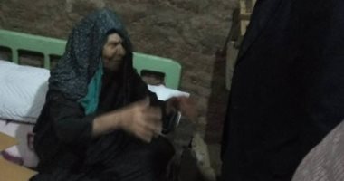 صور.. استجابة لـ"اليوم السابع "..محافظ سوهاج يقرر صرف إعانة ومعاش لعجوز 