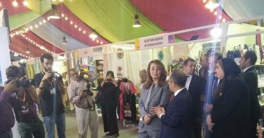 صور.. وزيرة التضامن تفتتح المعرض الدولى للحرف اليدوية