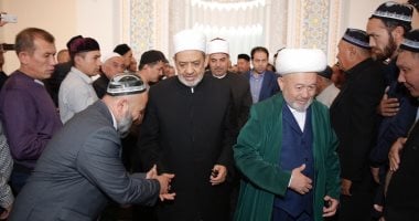 صور.. شيخ الأزهر يؤدى صلاة الجمعة بمسجد "حضرة الإمام" أحد أكبر مساجد طشقند