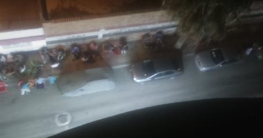 قارئ يشكو احتلال المقاهى لأرصفة بشارع رياض بالإسكندرية