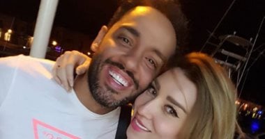 رامى جمال لزوجته فى عيد ميلادها: "كل سنة وانتى منورة حياتى"