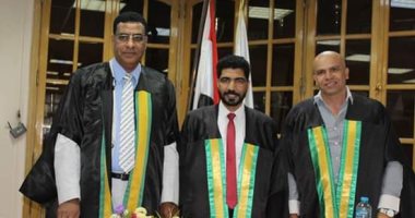 آداب عين شمس تمنح دكتوراه بمرتبة الشرف الأولى لباحث من الفيوم