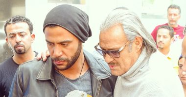 شاهد.. كيف آزر محمد إمام النجم فاروق الفيشاوى بعد إعلان مرضه