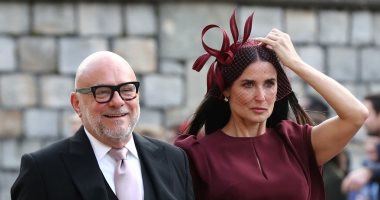تعرف على دور الأزياء الصانعة لإطلالة ديمى مور بحفل زفاف Princess Eugenie