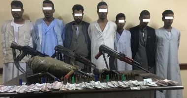 الأمن العام يضبط عصابة مسلحة بأسوان بحوزتهم سلاح وأموال