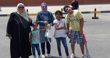 أسرة تستغيث بالداخلية.. صافيناز: والدى يستعين بالبلطجية ورفع علينا ساطور