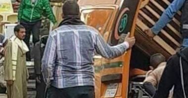 قارئ يرصد سيارة إسعاف تنقل أثاث منزلى من سوق الجمعة