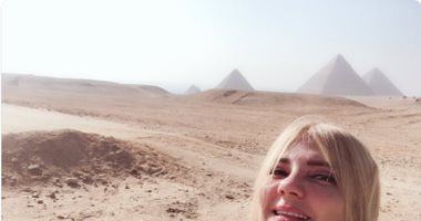 شجع السياحة..  لهذا السبب شاركت ندى بسيونى فى اليوم العالمى للمشى بالأهرامات