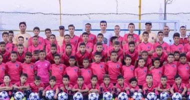 دونجا يستغل إجازة الزمالك ويفتتح أكاديمية خاصة