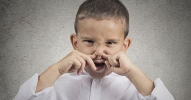 مش قلة أكل ..اعرفى الأمراض التى تكشفها رائحة فم طفلك الكريهة