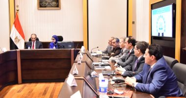 وزيرا الصحة والاتصالات يناقشان التصور النهائى لخطة ميكنة التامين الصحى الجديد