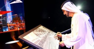 صور .. محمد بن راشد يزور مشروع مسار 2020 لمترو دبى