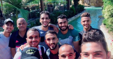 على ماهر ولاعبو سموحة يحتفلون بعيد ميلاد مدير الكرة