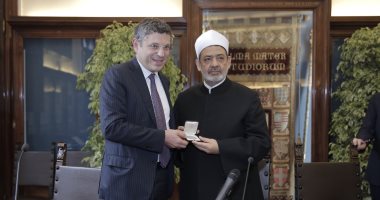 ​جامعة "بولونيا" الإيطالية تقلد شيخ الأزهر أرفع وسام أكاديمى