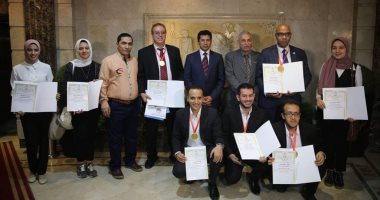 وزير الشباب والرياضة يكرم منتخب الشطرنج الفائز بذهبية الأولمبياد 