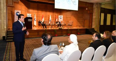 صور.. وزير التعليم العالى: مصر تحتاج خمسين جامعة جديدة بسبب التعداد السكانى