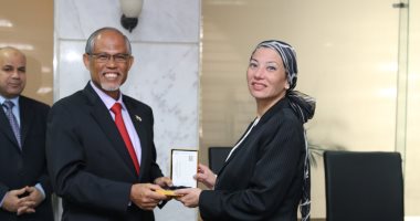 وزيرة البيئة تناقش مع نظيرها السنغافورى التعاون المشترك خلال الفترة المقبلة