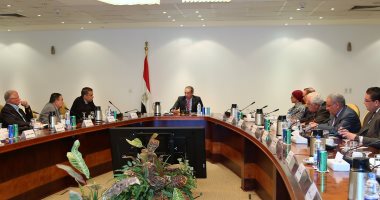 وزير الاتصالات يلتقى الشركات العاملة فى "التعهيد" لبحث آليات تنمية الصناعة 