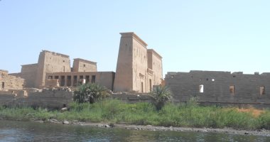 صور .."الآثار" توضح حقيقة إقامة حفل عشاء لليلة زفاف بمعبد فيلة فى أسوان