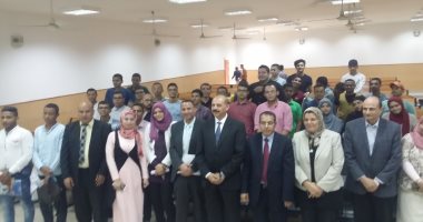 "كيف تصنع مستقبلك المهنى" ندوة بـ"إدارة الأعمال" بجامعة النهضة
