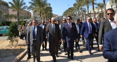 وزير التعليم العالى يتفقد أعمال تطوير منشآت مجمع العلوم الإنسانية بجامعة الإسكندرية