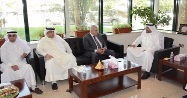 رئيس "الناشرين العرب" يناقش مع وزير إعلام الكويت تفادى منع الكتب