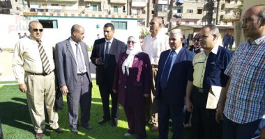 صور.. طلاب فنية وصناعية كفر الشيخ يتعلمون زراعة الورد وإدارة المشروعات