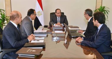 السيسي يجتمع مع رئيس الوزراء ووزير الاتصالات لمتابعة تنفيذ استراتيجية الوزارة