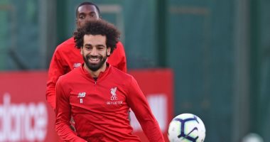 عشق جماهير ليفربول لـ محمد صلاح يصل المطاعم.. فيديو
