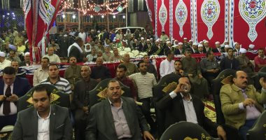 حمص وفسيخ وشموع.. بث مباشر من الليلة الختامية لمولد الدسوقى بكفر الشيخ