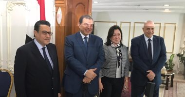 القوى العاملة : تسهيلات لإنجاز طلبات المصريين بـ "التمثيل العمالى" بالقنصلية بالكويت