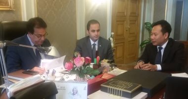وزير التعليم العالى يبحث آليات التحول الرقمى للجامعات المصرية