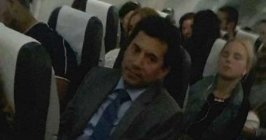 وزير الرياضة يرفض الـ"فرست كلاس" فى طائرة العودة من اليونان.. اعرف السبب