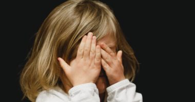 كيف تساعد طفلك للتخلص من القلق