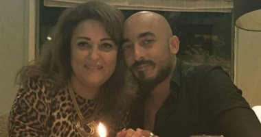 بأبيات من الشعر.. حسام الحسينى يهنئ والدته نهال عنبر بعيد ميلادها